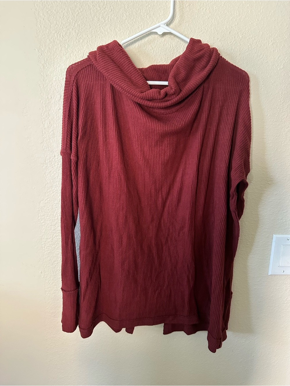 Free people Women's Lightweight Cowl Neck Sweater - Burgundy size M/ NWOT 1038